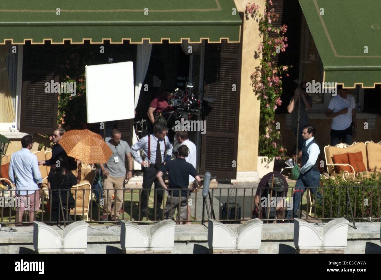 Der Mann von U.N.C.L.E Rom mit Dreharbeiten: Hugh Grant, Guy Ritchie, Henry Cavill Where: Rom, Italien: 2. Oktober 2013 Stockfoto