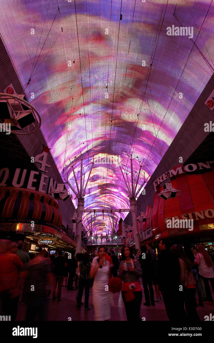 Obenliegende Lichtshow am alten Strip Fremont Street Las Vegas Nevada, USA. Stockfoto