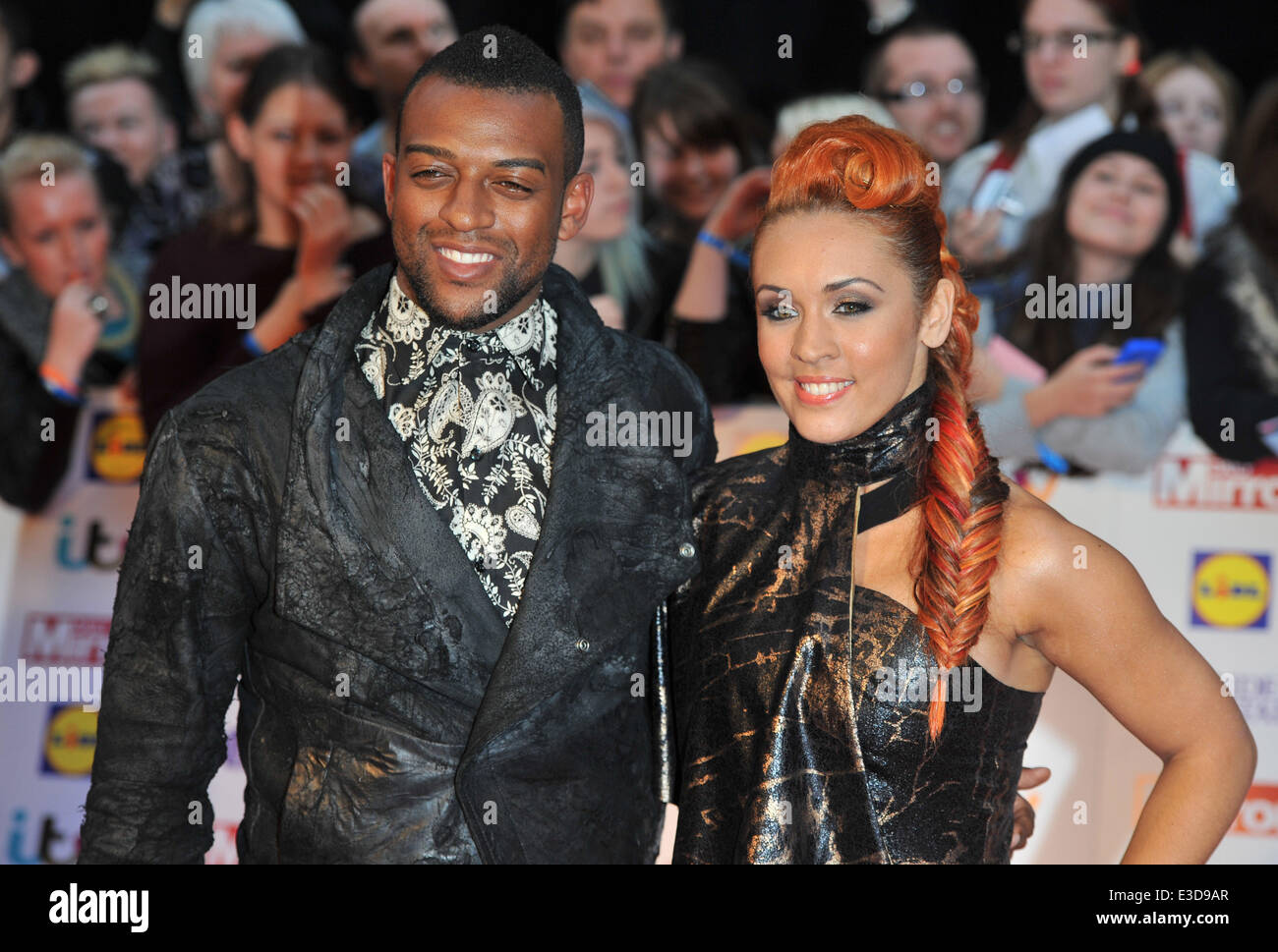 Pride of Britain Awards statt im Grosvenor House - Ankünfte.  Mitwirkende: Oritse Williams, AJ Azari wo: London, Vereinigtes Königreich bei: 7. Oktober 2013 Stockfoto