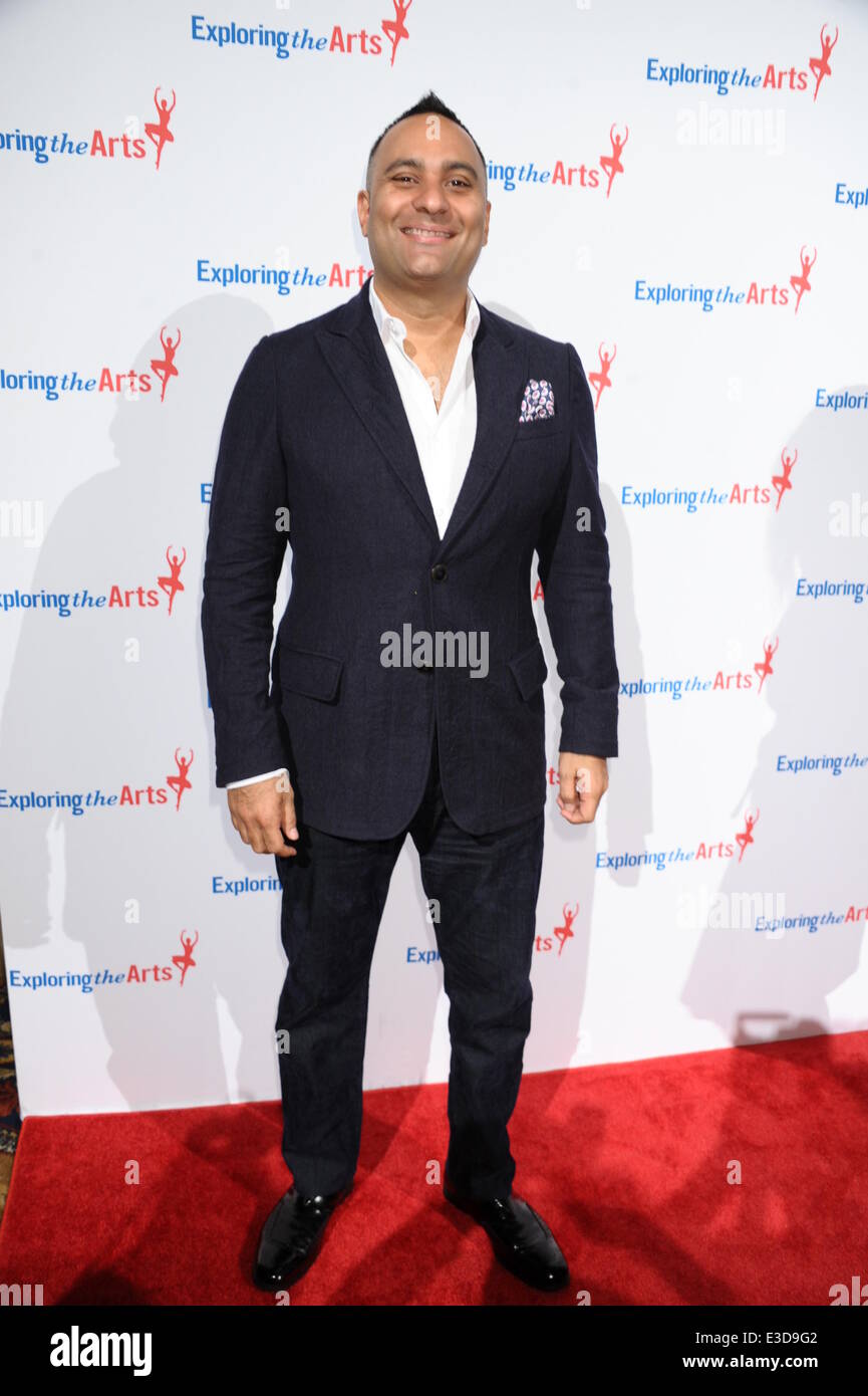 Prominente an Tony Bennett und Susan Benedetto der "Erkundung der Kunst-Gala" Kunsterziehung in öffentlichen High Schools im Cipriani Wall Street Featuring unterstützen: Russell Peters wo: Manhattan, NY, USA bei: 7. Oktober 2013 Stockfoto