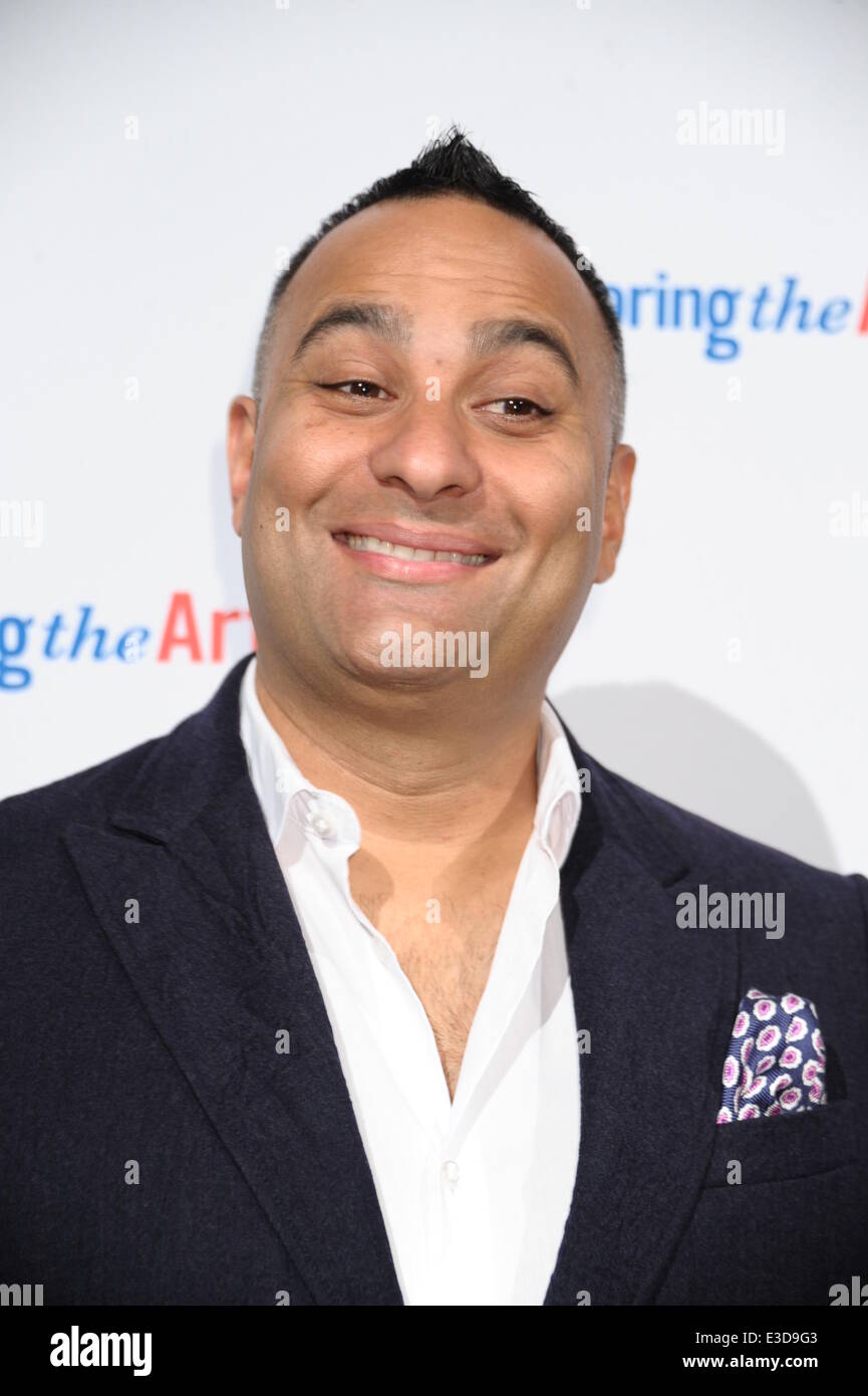 Prominente an Tony Bennett und Susan Benedetto der "Erkundung der Kunst-Gala" Kunsterziehung in öffentlichen High Schools im Cipriani Wall Street Featuring unterstützen: Russell Peters wo: Manhattan, NY, USA bei: 7. Oktober 2013 Stockfoto