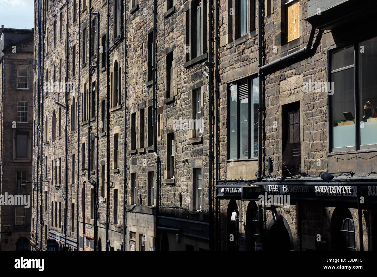 Mietskasernen von Edinburghs Altstadt, Niddry Street Stockfoto