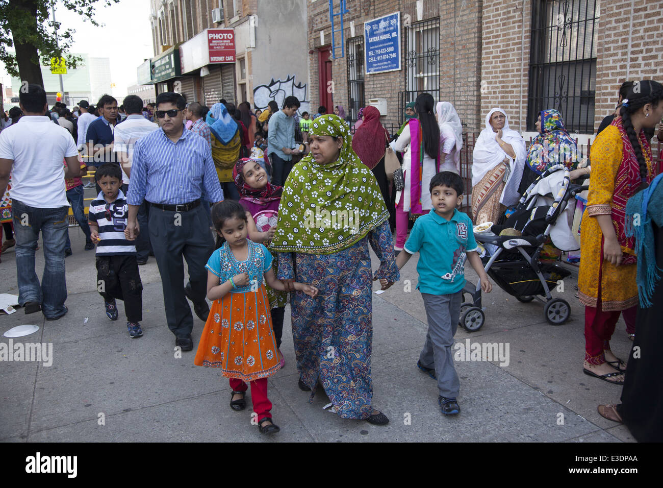 Straßenfest in "Little Bangladesh", McDonald Avenue, Kensington Nachbarschaft, Brooklyn, New York City. Stockfoto