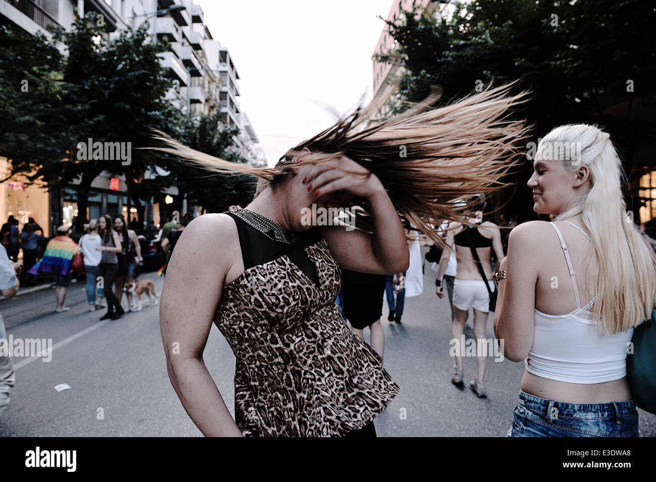 Thessaloniki, Griechenland. 21. Juni 2014. Die Gay Community von Thessaloniki organisiert zum dritten Mal in Folge die Thessaloniki Gay Pride 2014. Hunderte von Schwulen vorgeführt im Zentrum von Thessaloniki © Giannis Papanikos/NurPhoto/ZUMAPRESS.com/Alamy Live-Nachrichten Stockfoto