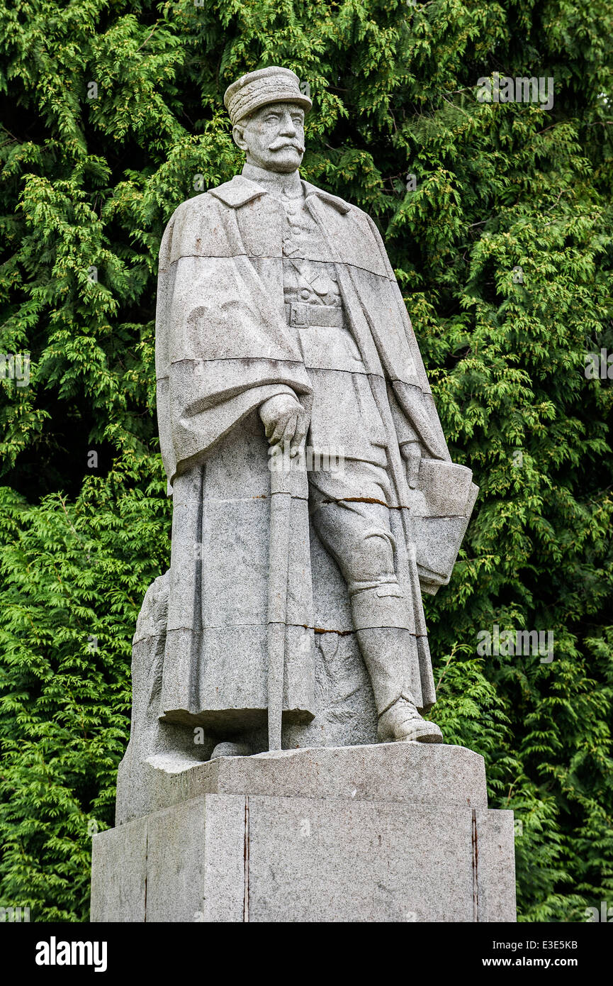 Statue von general Ferdinand Foch auf der Lichtung des Waffenstillstandes / Clairière de l'Armistice, WWI-Denkmal in Compiègne, Frankreich Stockfoto