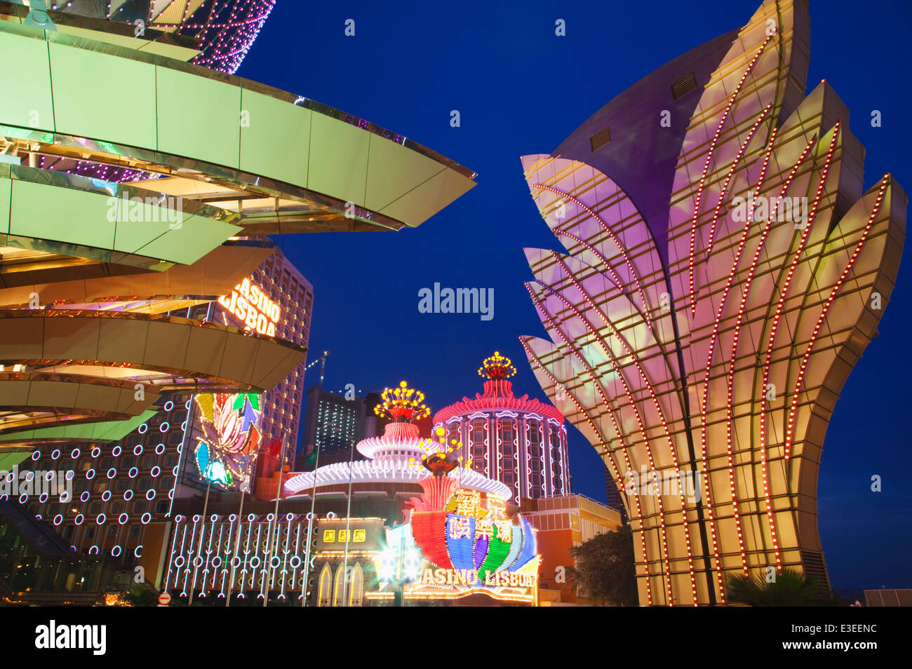 Kasinos in der Nacht; Macau; China Stockfoto
