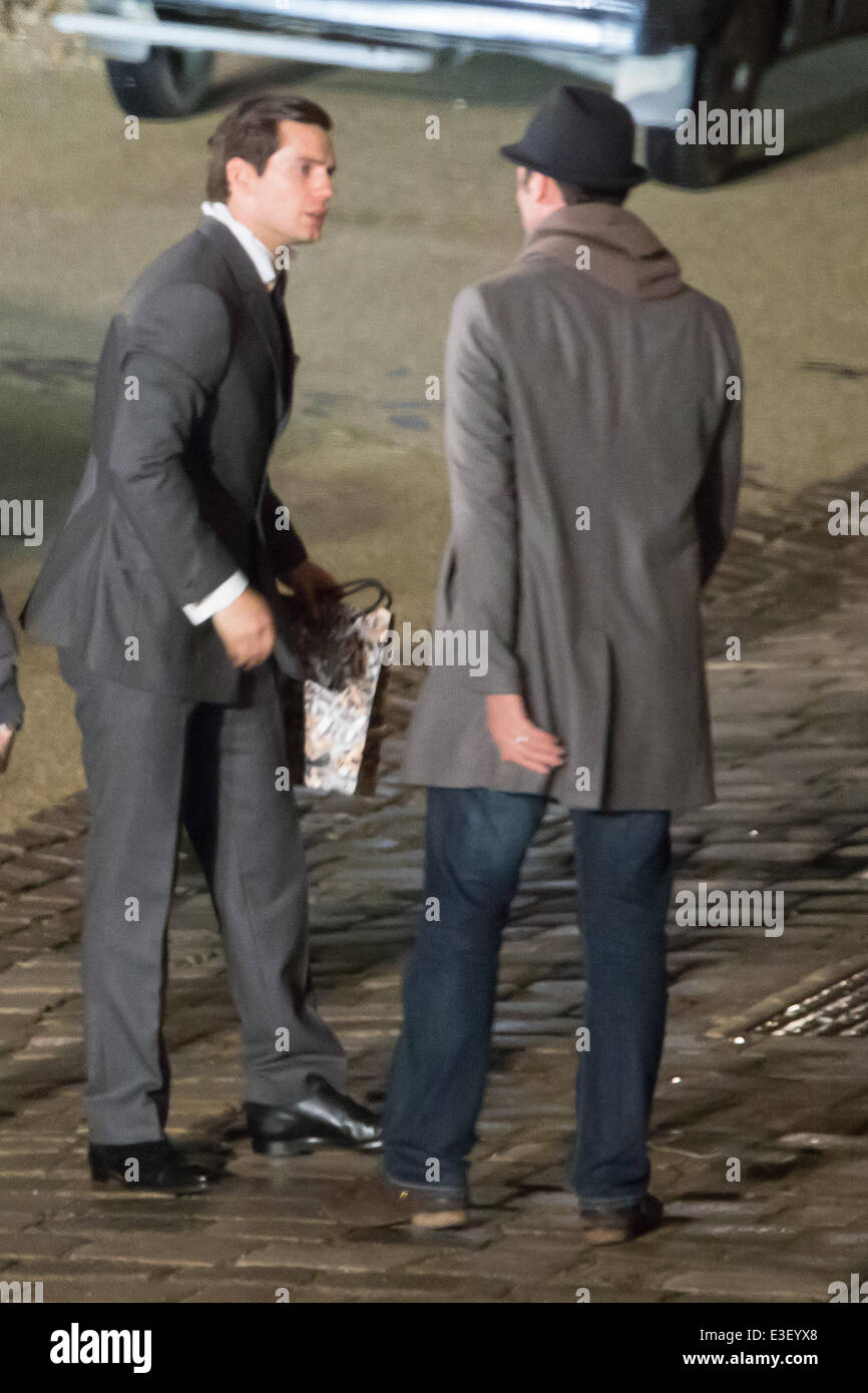 Henry Cavil gesehen am set für "Der Mann von U.N.C.L.E" London mit: Henry Caville Where: London, Vereinigtes Königreich bei: 24. Oktober 2013 Stockfoto