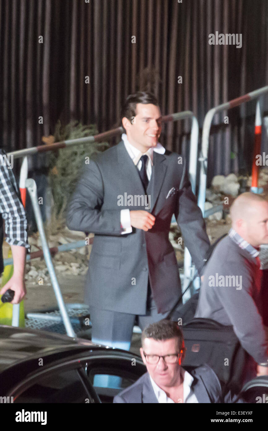 Henry Cavil gesehen am set für "Der Mann von U.N.C.L.E" London mit: Henry Caville Where: London, Vereinigtes Königreich bei: 24. Oktober 2013 Stockfoto