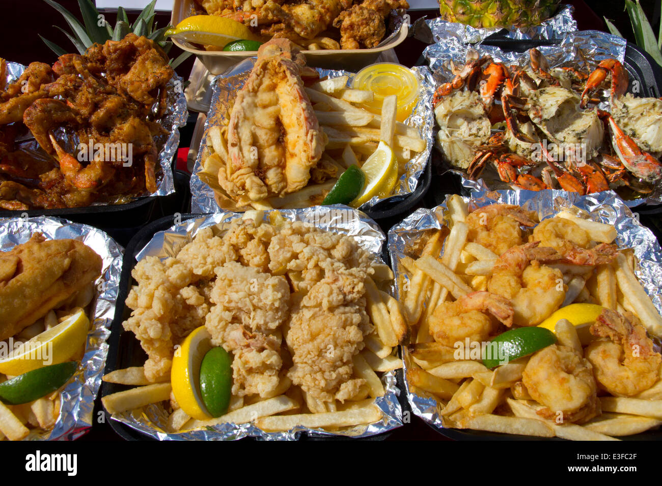 Garnelen, Hummer, Krabben und viele andere Möglichkeiten gibt es beim St. Augustine Lions Seafood Festival, St. Augustine, FL Stockfoto