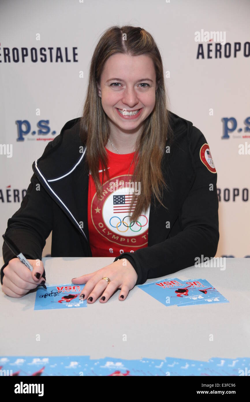 P.S. von Aeropostale Partner mit The Olympics Hosting Olympics 100 Veranstaltung mit Times Square: Emily Hughes wo: New York City, NY, USA bei: 29. Oktober 2013 Stockfoto