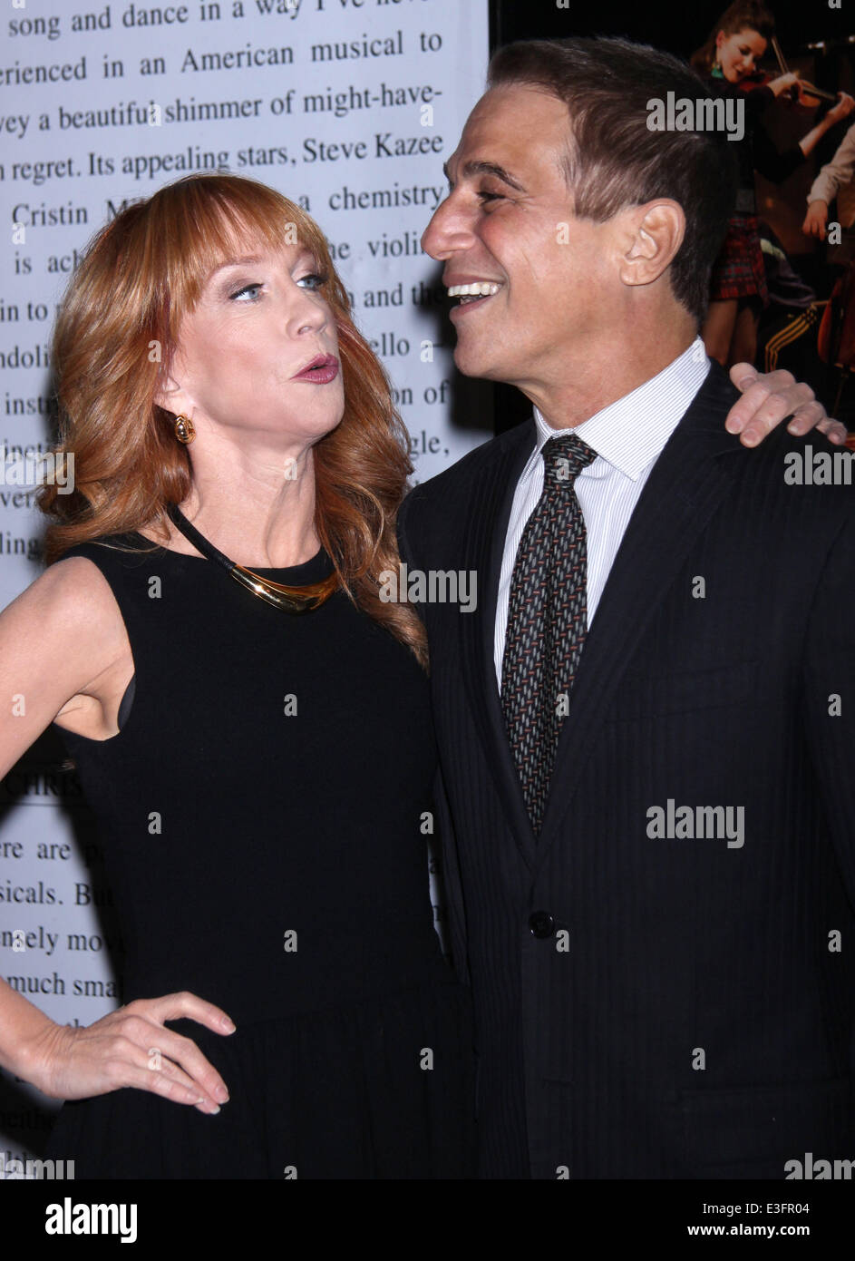 Der 14. Jahrestagung nur machen glauben, Gala, statt auf die Jacobs Theater-Ankünfte.  Mitwirkende: Kathy Griffin, Tony Danza Where: New York, NY, Vereinigte Staaten von Amerika bei: 5. November 2013 Stockfoto