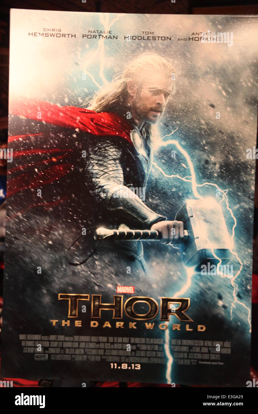 Zachary Levi Thor Stockfotos Und Bilder Kaufen Alamy