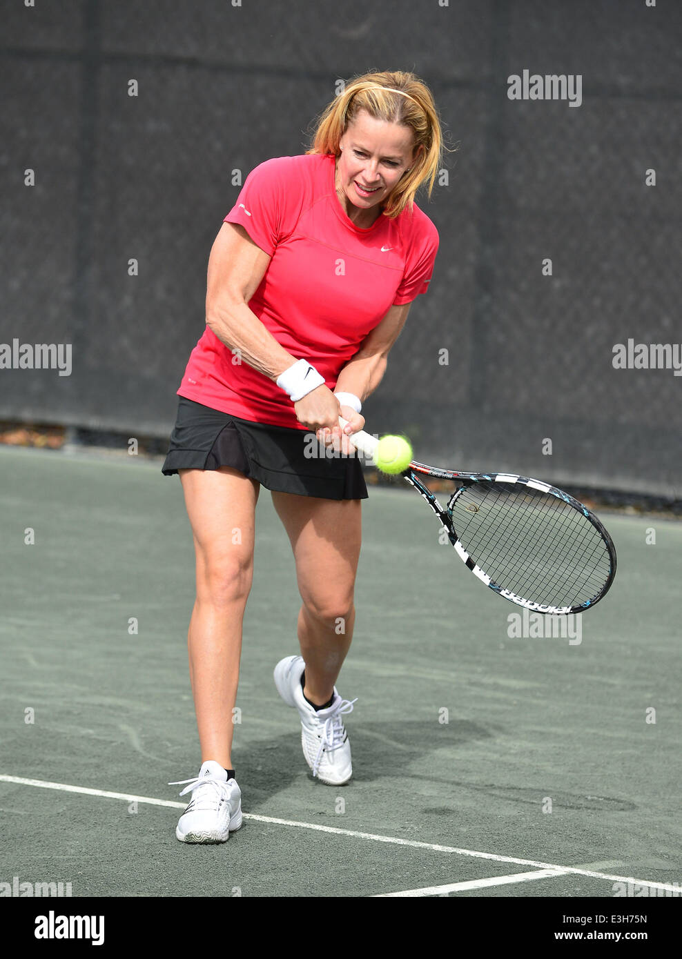 2013 Chris Evert pro-Promi Tennis Classic in Delray Beach-Tennis-Center mit: Elisabeth Shue Where: Delray Beach, Florida, Vereinigte Staaten, wann: 16. November 2013 Stockfoto