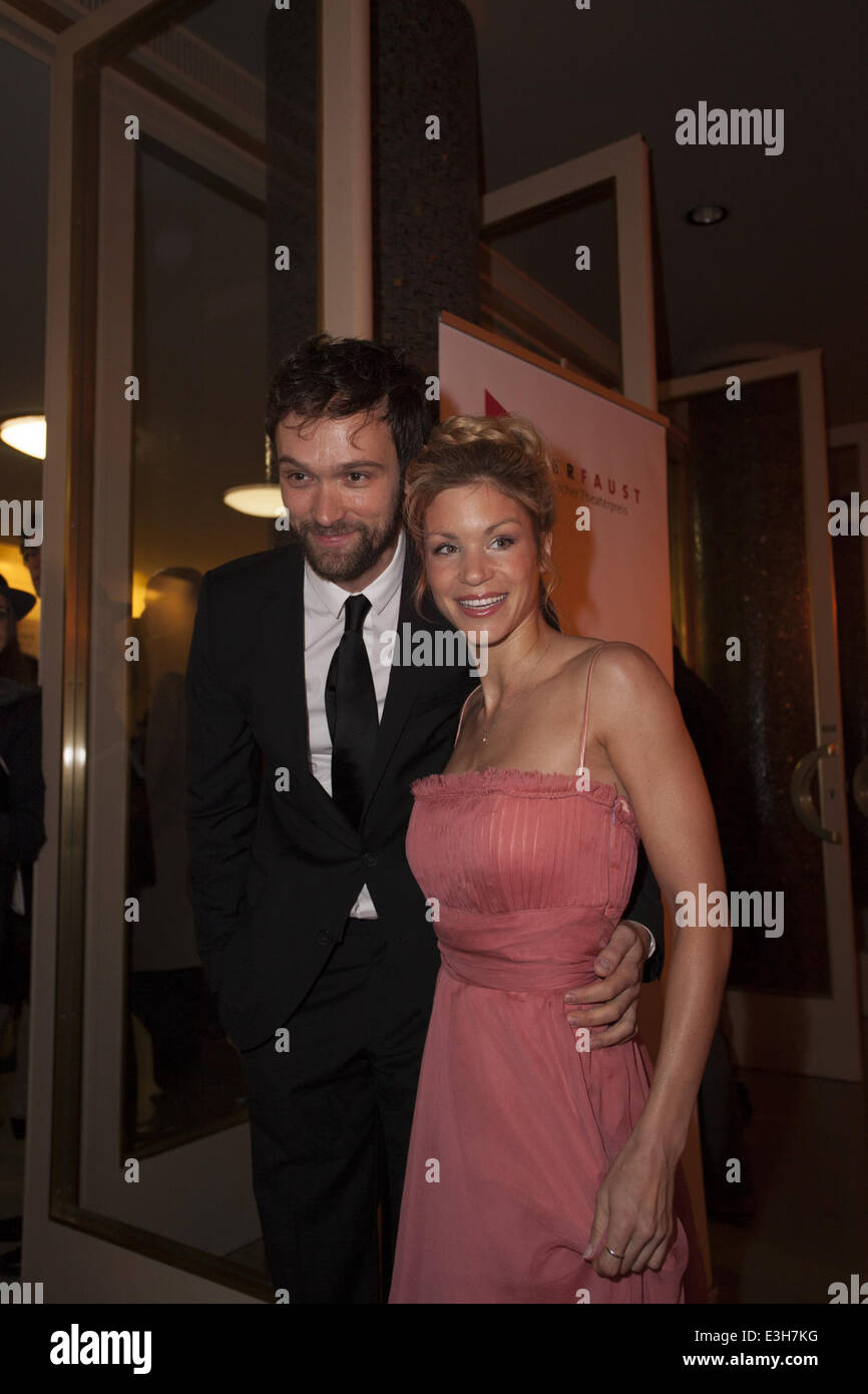 Theaterpreis "Der Faust" Award Ceremony am Schillertheater.  Mitwirkende: Nina Gnädig wo: Berlin, Deutschland: 16. November 2013 Stockfoto
