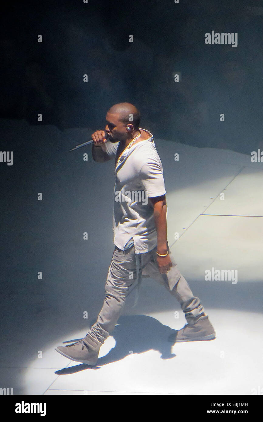 Kanye West Fuhrt Zu Einem Ausverkauften Publikum Im Madison Square