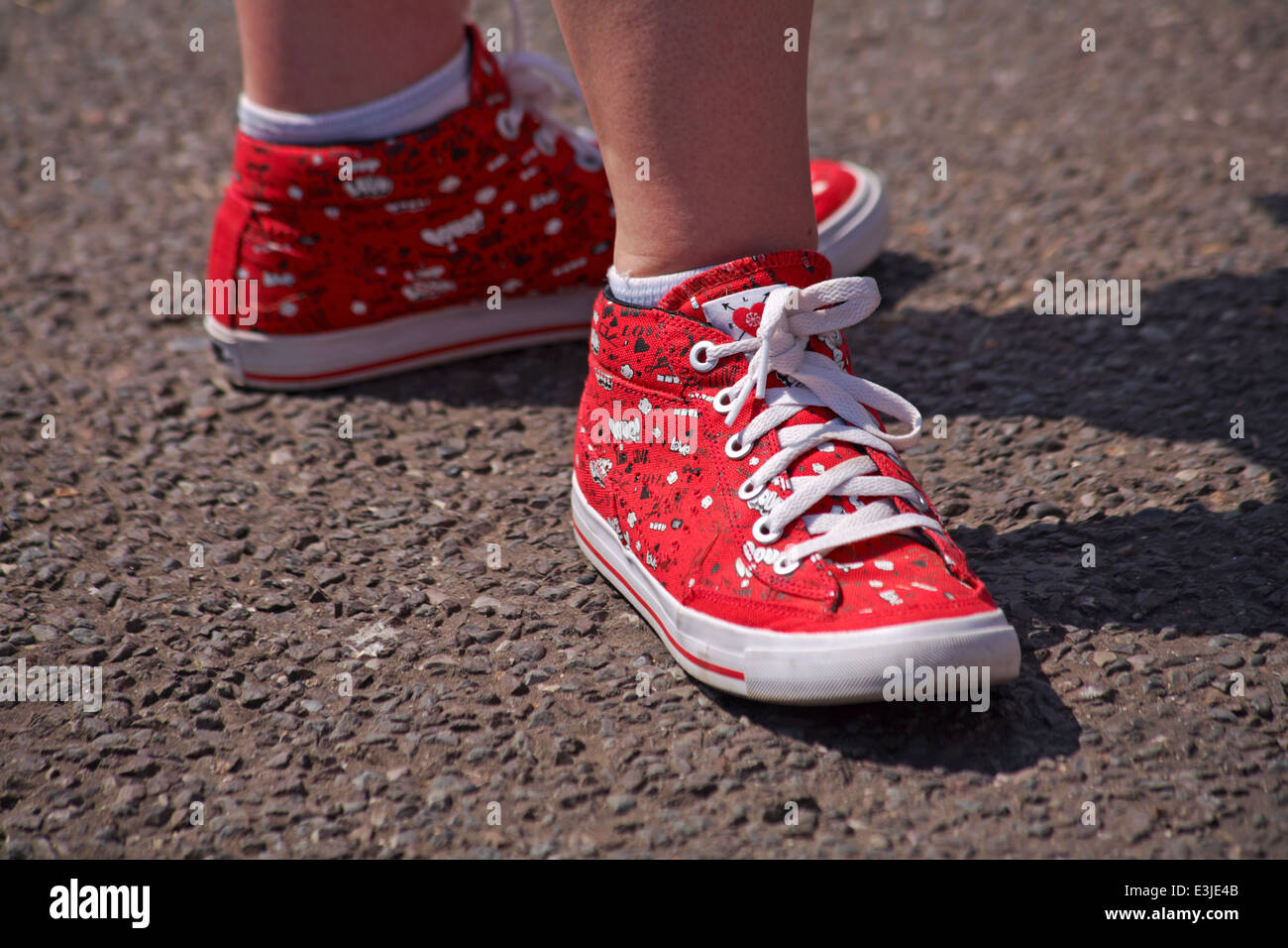 Liebe Leinwand binden Schuhe Stockfoto