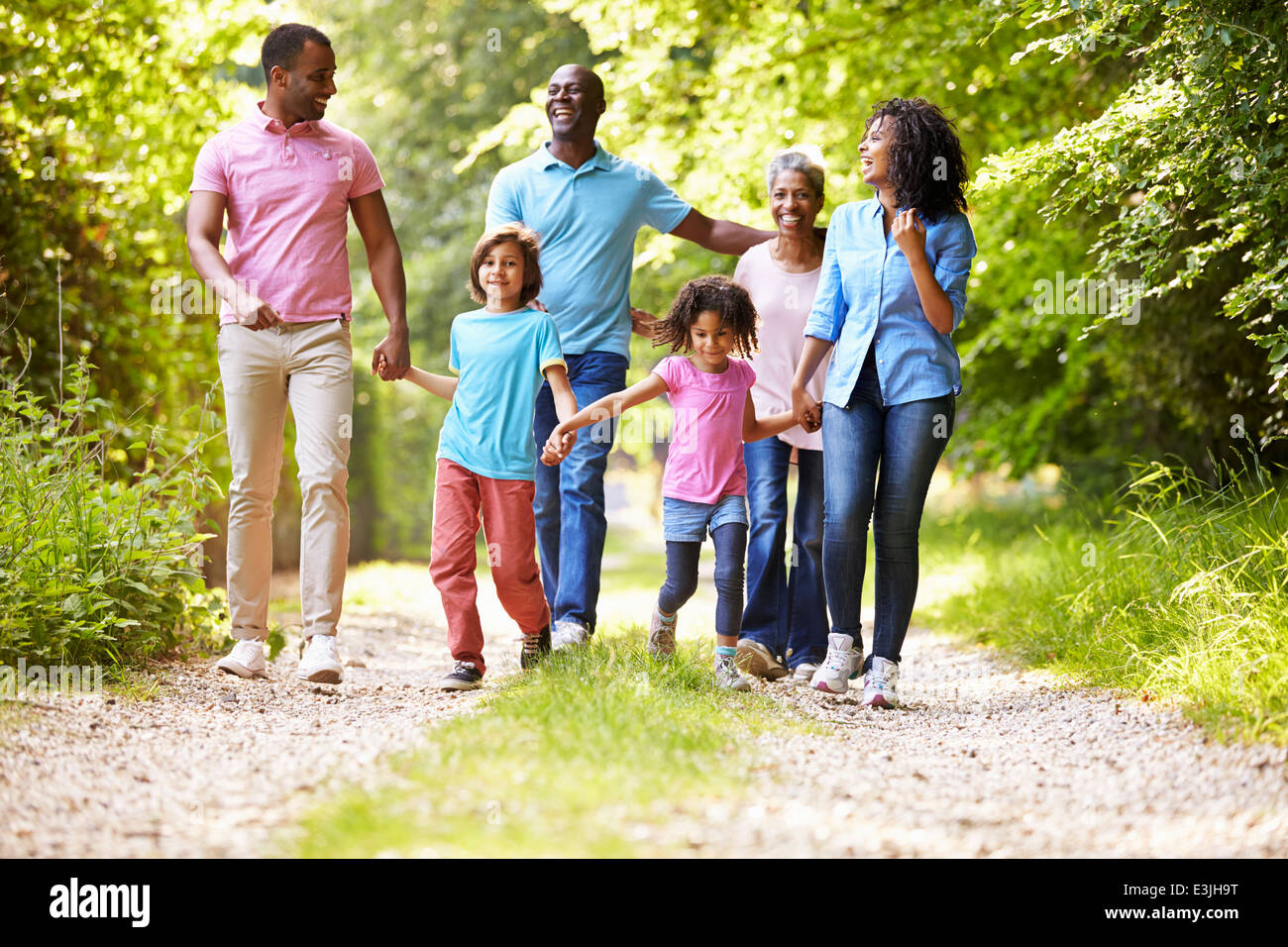 Multi Generation afroamerikanische Familie an Land gehen Stockfoto