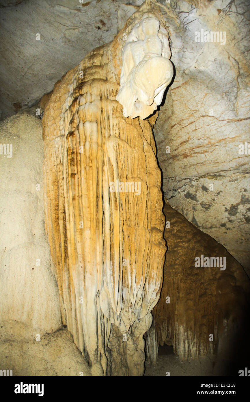 Tropfsteinhöhle, Höhle Kalksteinformationen, Ankarana Nationalpark, Madagaskar Stockfoto