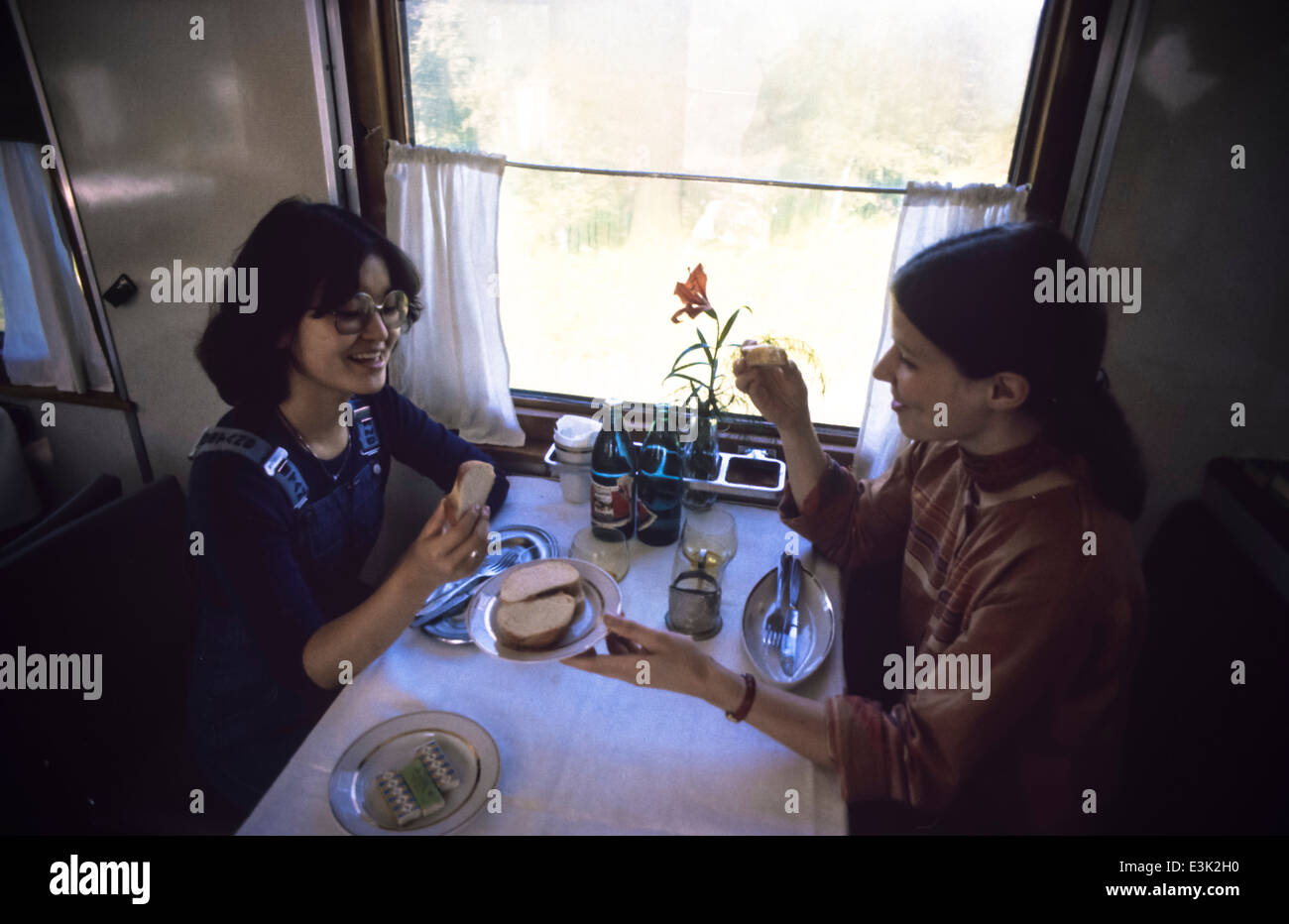 UdSSR, Sibirien, zwei Frauen auf der Transsibirischen Eisenbahn Stockfoto