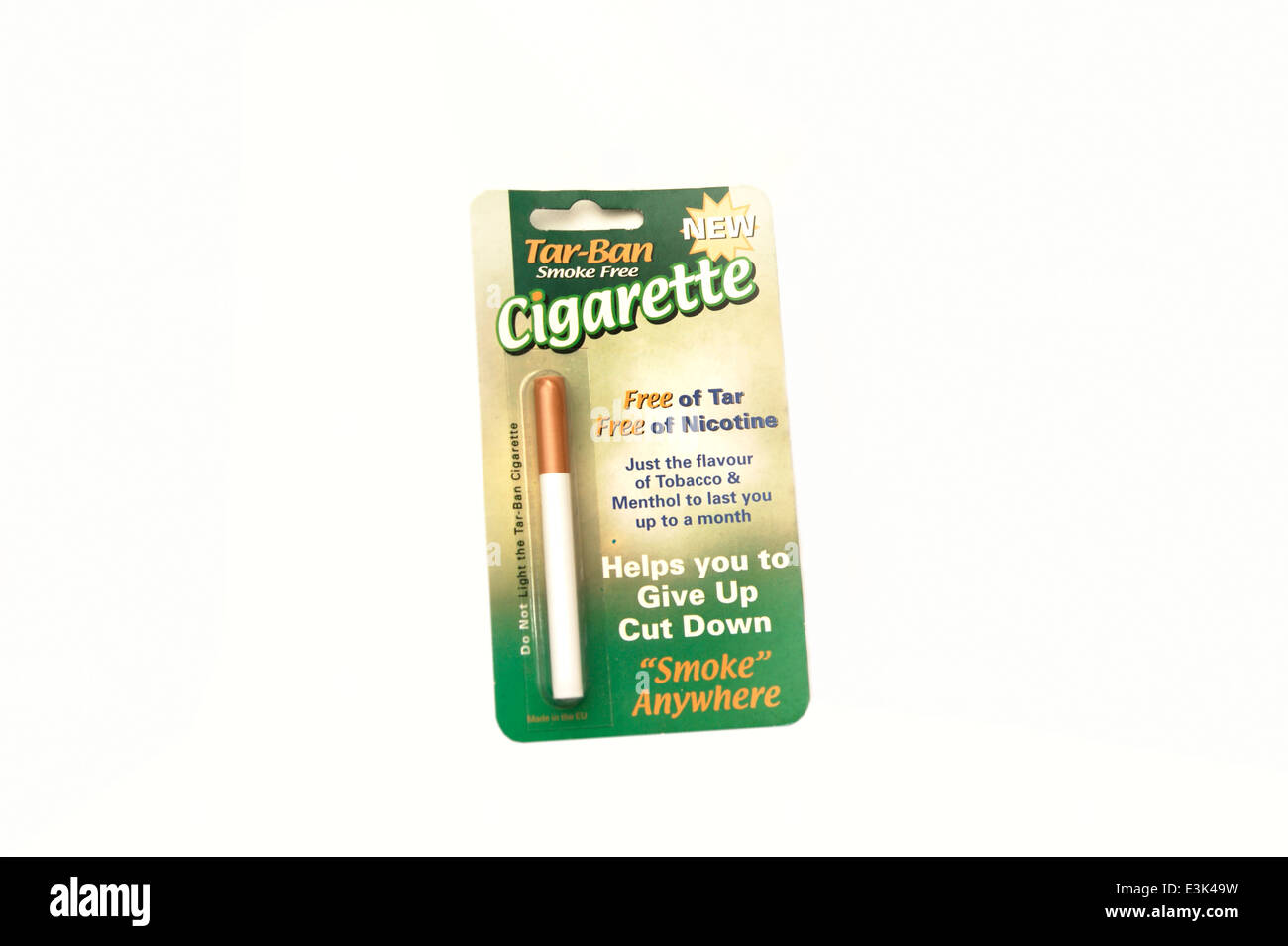 Eine elektronische Einweg E-Zigarette (e-Zigarette) in Originalverpackung verwendet für das Rauchen Stockfoto