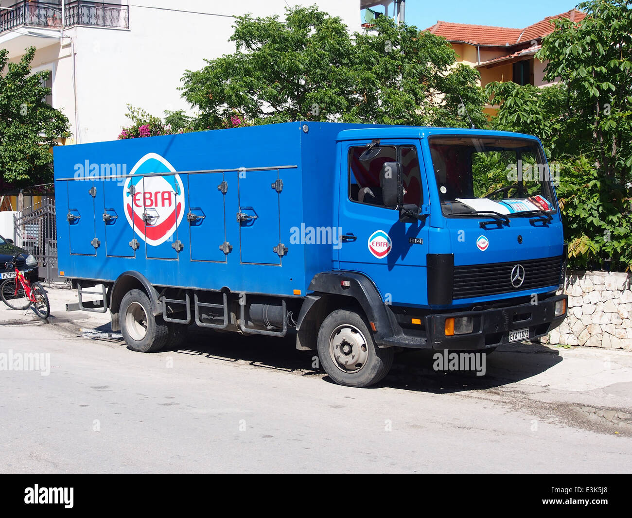 Mercedes 814 Eis kühlen LKW in Nydri, pic1 Stockfoto