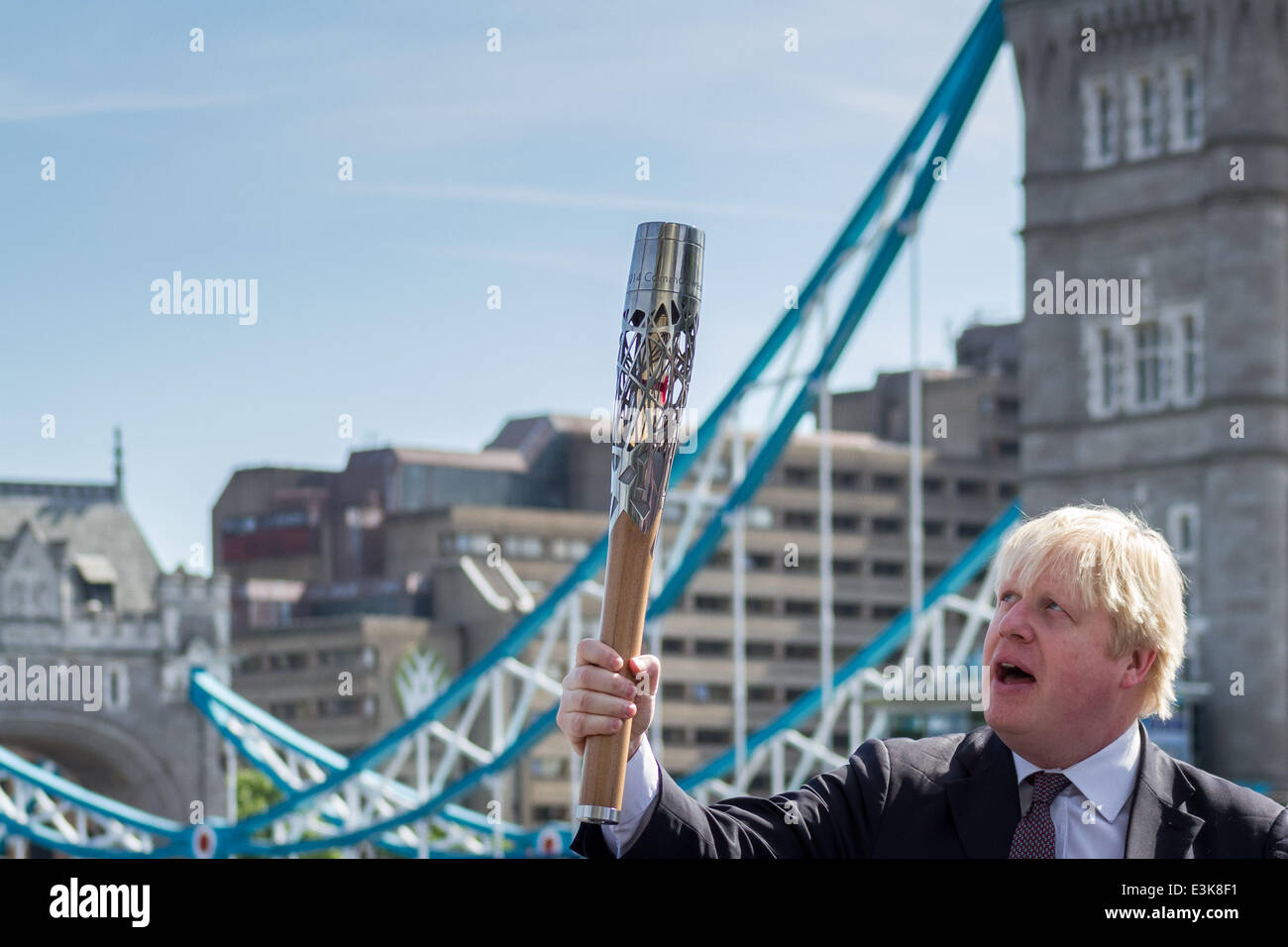 Londoner Bürgermeister Boris Johnson begrüßt Commonwealth Games Queen Baton Relay nach London Stockfoto