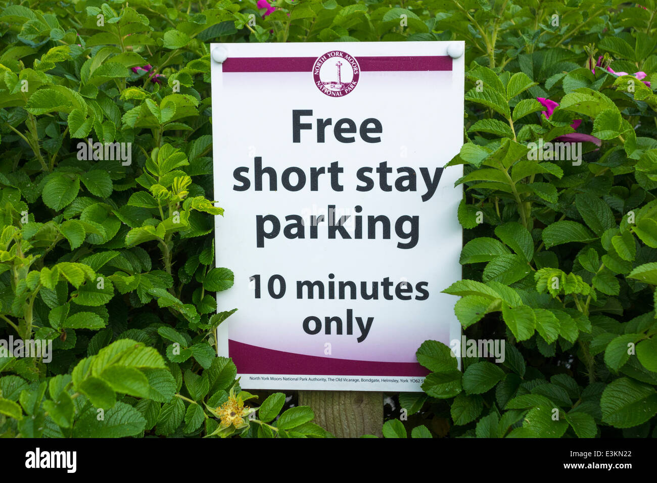 Kostenlose Parkplätze Kurzaufenthalt in North York Moors Nationalpark Besucherzentrum, England. Stockfoto