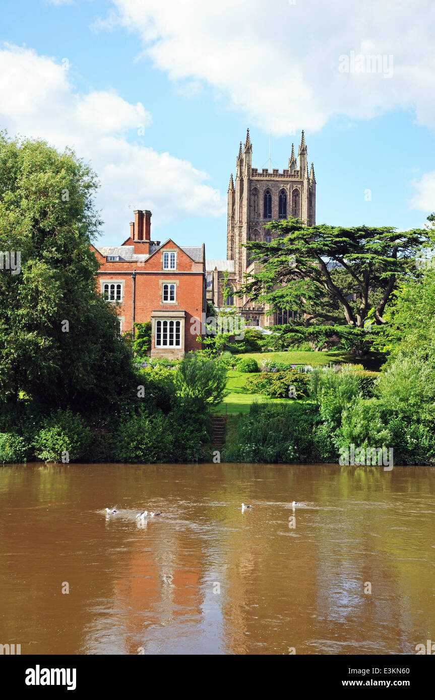 Blick auf die Kathedrale und den Fluss Wye, Hereford, herefordshire, England, UK, Westeuropa. Stockfoto