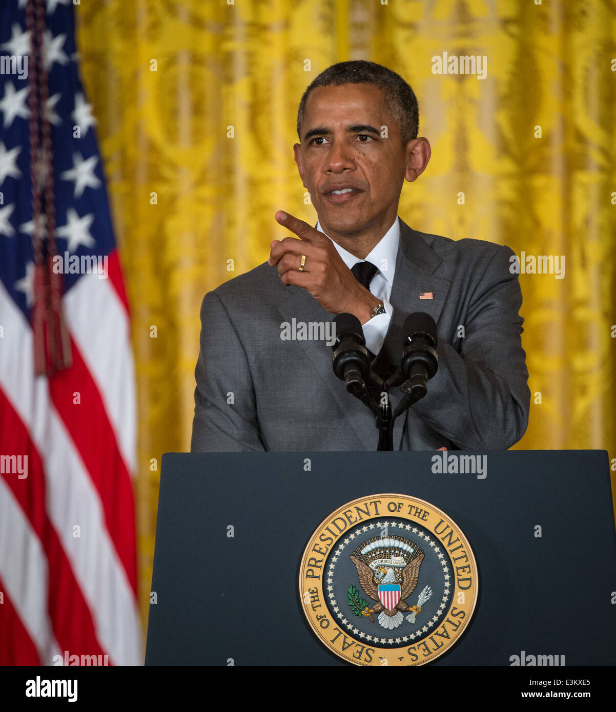 Präsident Barack Obama nimmt an der Maker faire des Weißen Hauses in Washington D.C. Teil und feiert Innovation und Kreativität in Wissenschaft, Technologie und Technik. Die Veranstaltung zeigt Projekte und Ideen, die die Schnittstelle zwischen Bildung und Technologie hervorheben. Stockfoto