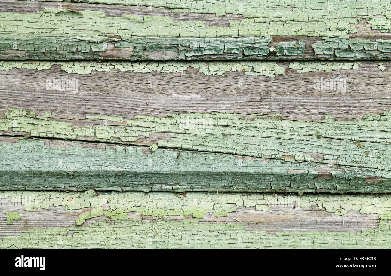 Alten verwitterten Holzwand mit rissigen Lack Stockfoto