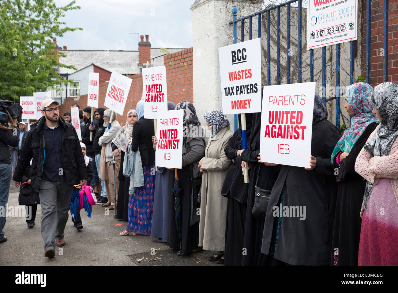 Einen Protest außerhalb der Schule Al-Hijrah, Bordesley Green, Birmingham, UK Stockfoto