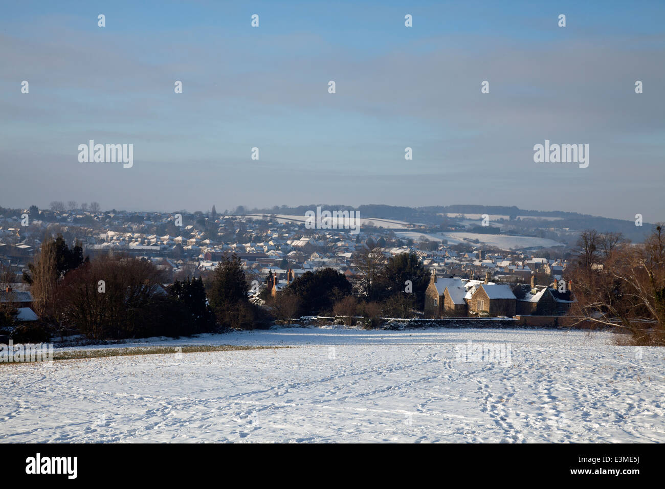 Schneebedeckte Felder auf Torheit Hügel, Faringdon, aufgenommen am Weihnachtstag Stockfoto