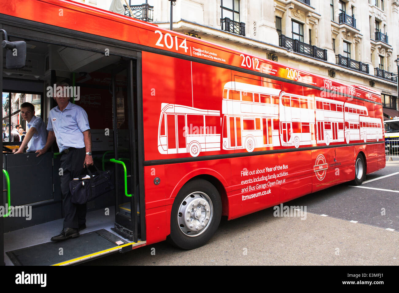 Zeitleiste Busverkehr Red London Stockfoto