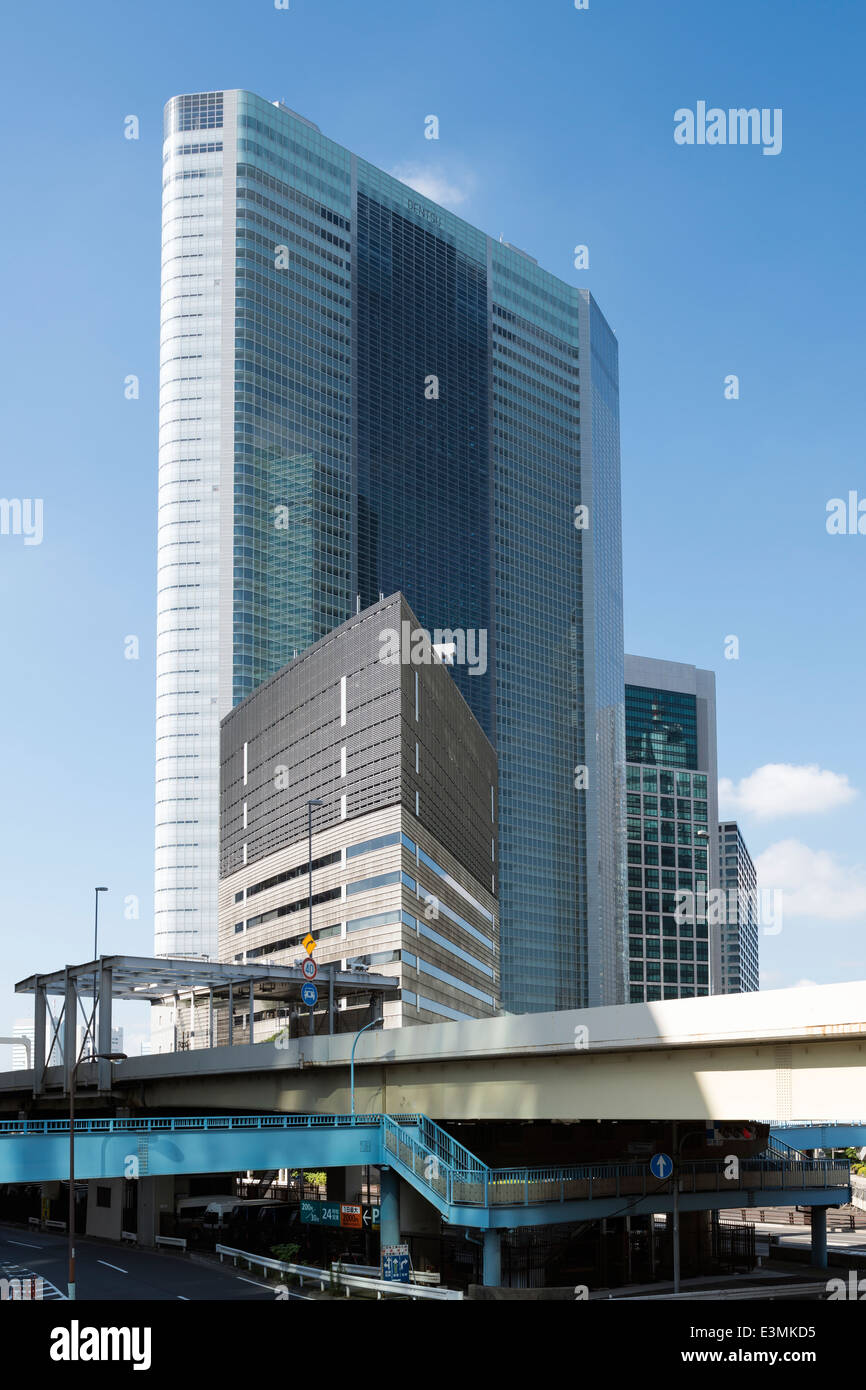 Shiodome Anhang und Dentsu Headquarters Building, 1-8-1 Higashi-Shimbashi, Minato-Ku, Tokyo, Japan Stockfoto