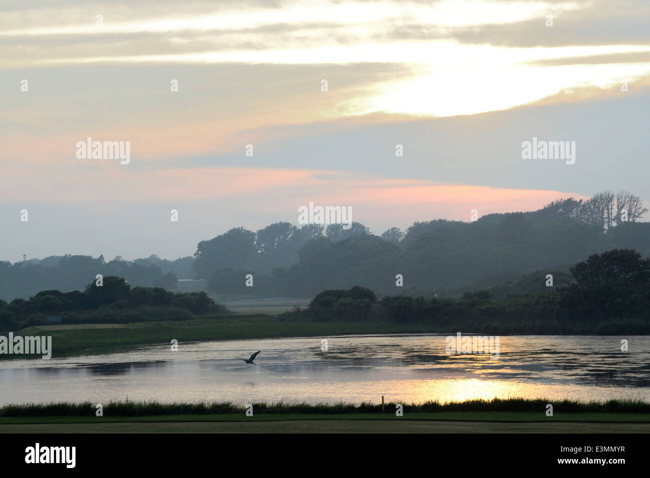 Haken Sie Teich East Hampton in der Abenddämmerung. Stockfoto Haken Sie Teich East Hampton in der Abenddämmerung. Stockfoto