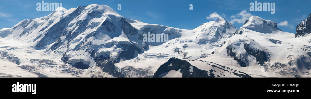 Panorama der Gipfel des Liskamm, Castor und Pollux in den Walliser Alpen. Stockfoto