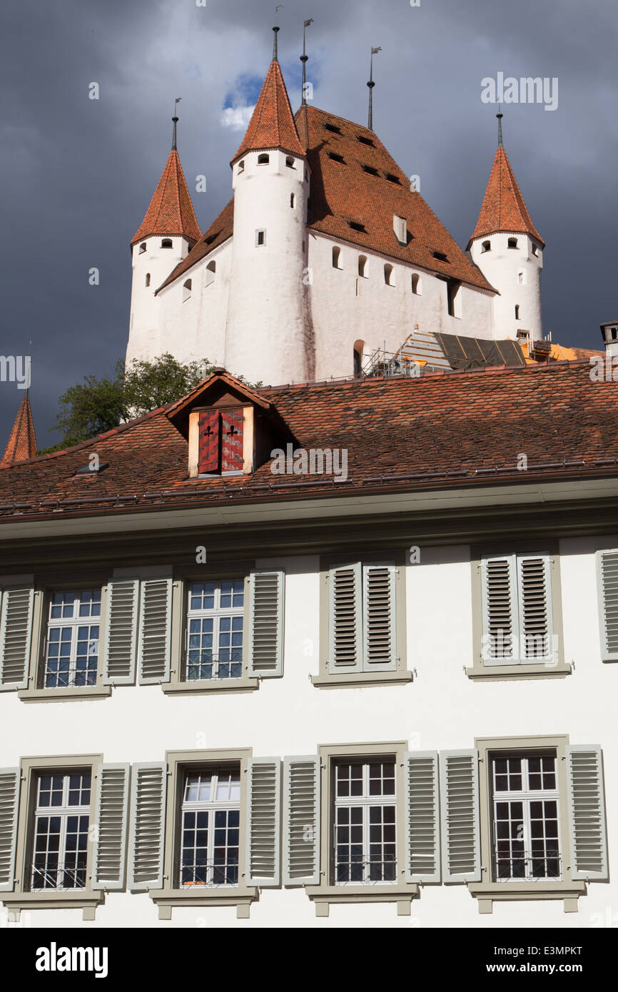 Schloss Thun gesehen vom Rathaus, Berner Oberland, Schweiz. Stockfoto