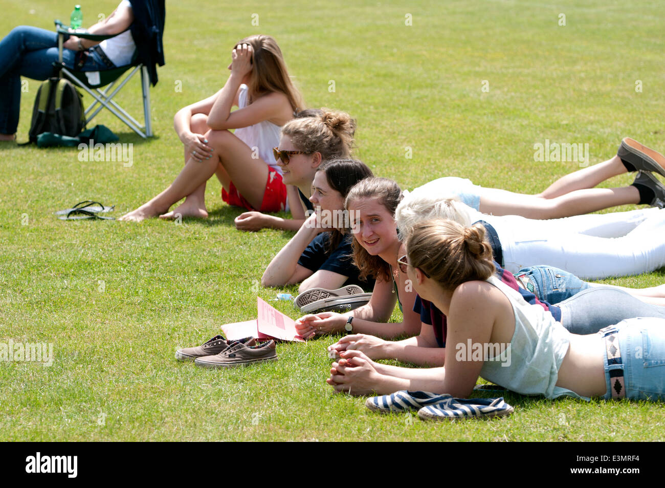 Studenten, die gerade ein Polo-Spiel an der National University Championships, Southam, Warwickshire, UK Stockfoto