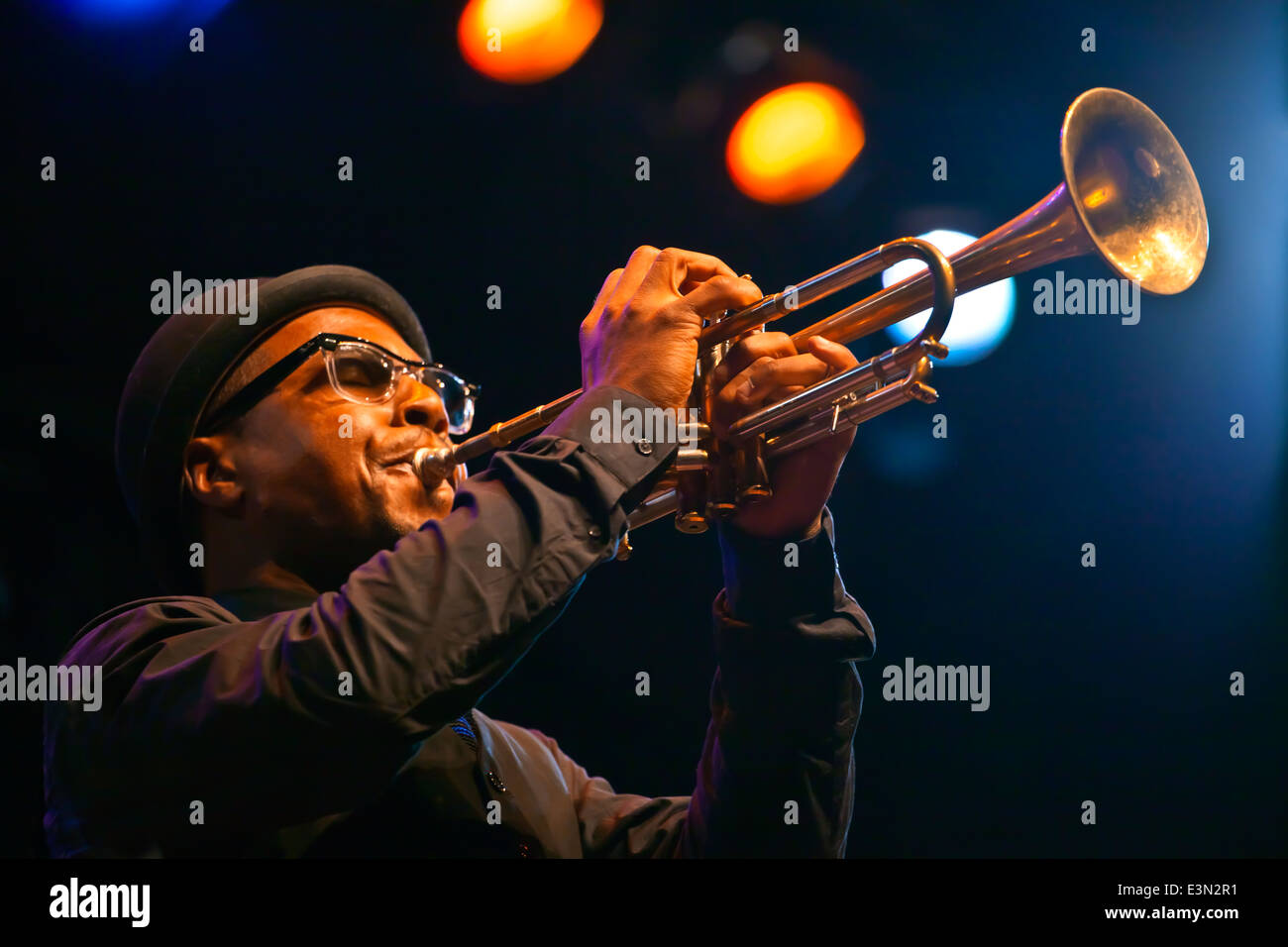 ROY HARGROVE auf Trompete mit ROY HARGROVE Bigband - JAZZ FESTIVAL 2010 MONTEREY, California Stockfoto