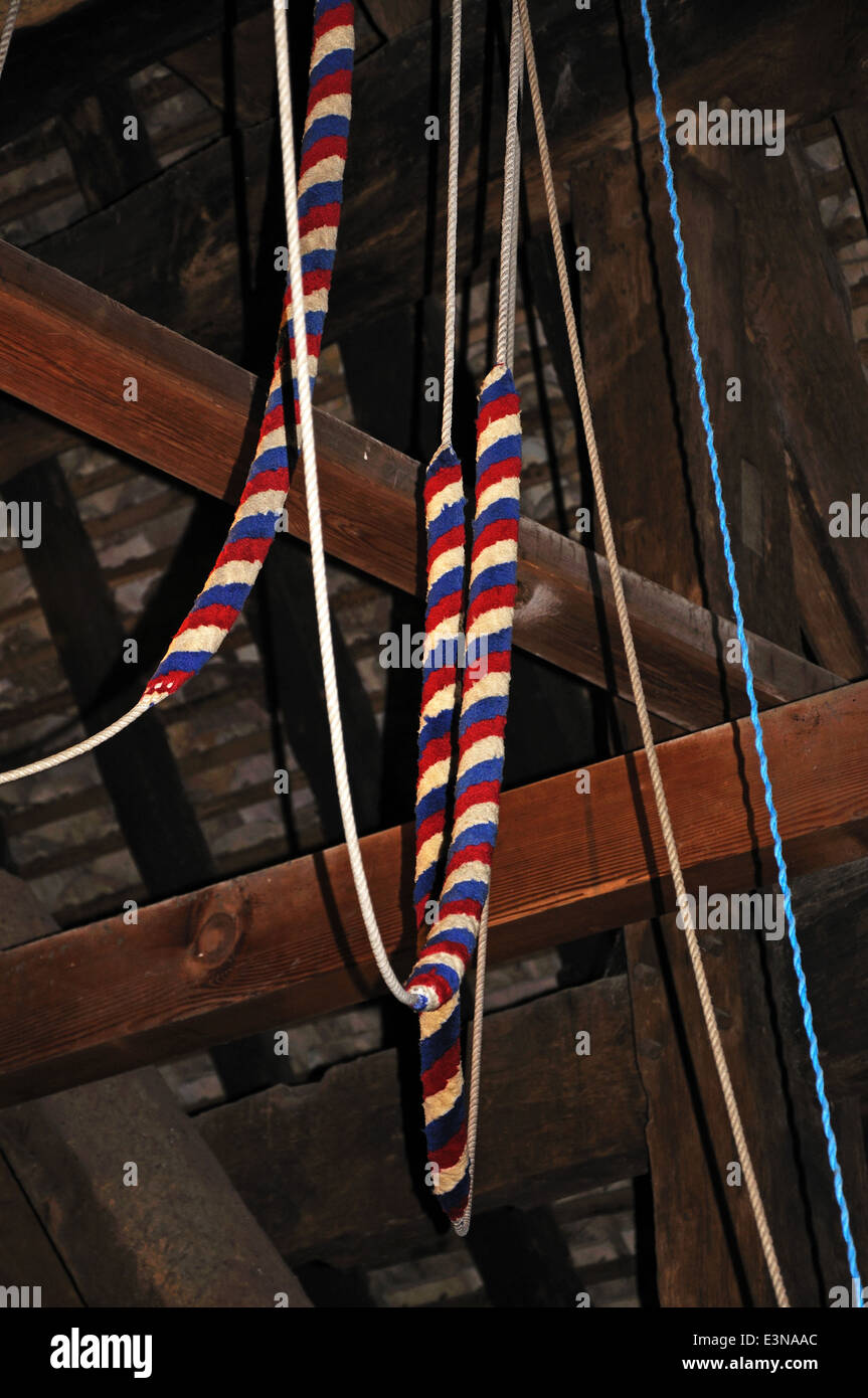 Klingel Seile in St Marys Kirchturm, pembridge, herefordshire, England, UK, Westeuropa. Stockfoto