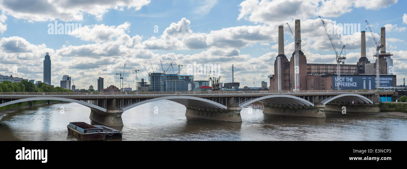 Battersea Power Station und Eisenbahnbrücke, die Cremorne Brücke Stockfoto