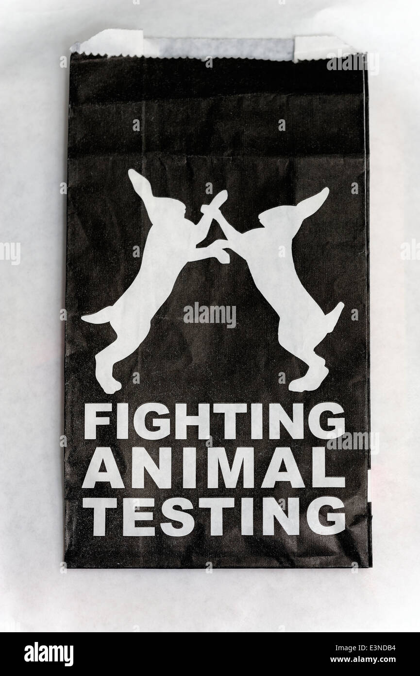 Eine üppige Papiertüte, die Förderung der Kampf gegen Tierversuche Stockfoto