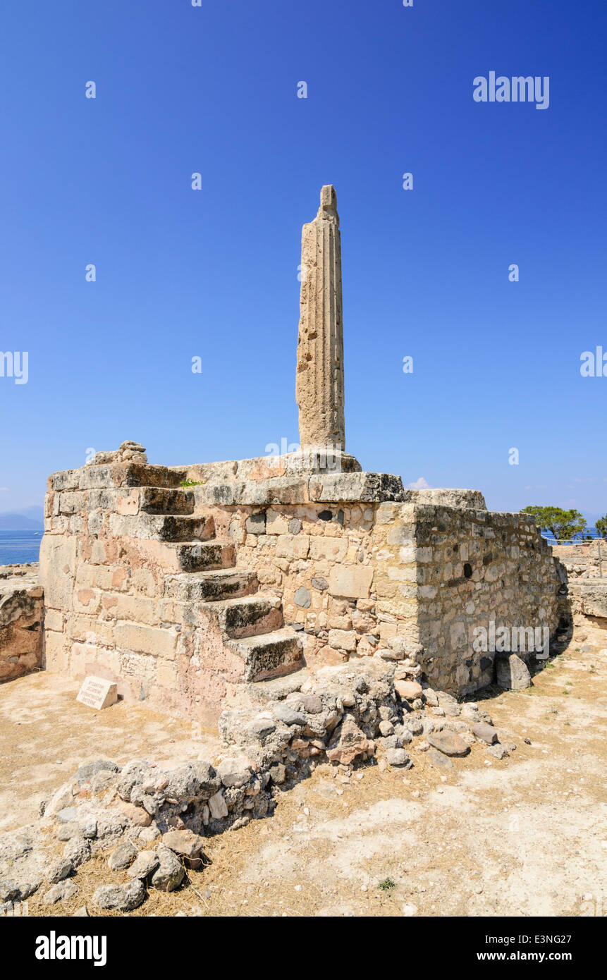 Die Ruinen der Tempel des Apollo auf die antike Stätte von Hill Koloni, Aegina Insel in Griechenland Stockfoto