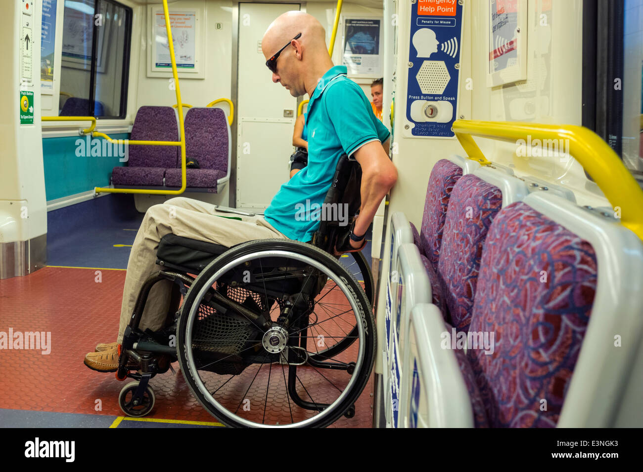 Brisbane Australien, Hauptbahnhof, Eisenbahnsystem, TransLink, Trans Link, Zug, Passagierkabine, Fahrer, Passagierpassagiere Fahrer, Rollstuhl, d Stockfoto
