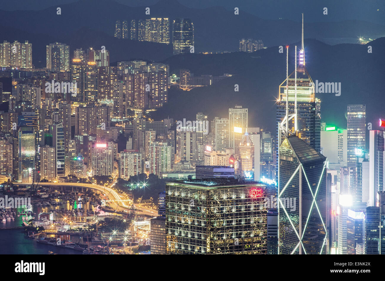 Nachtansicht von Hong Kong, Stadt mit einer hohen Bevölkerungszahl. Stockfoto