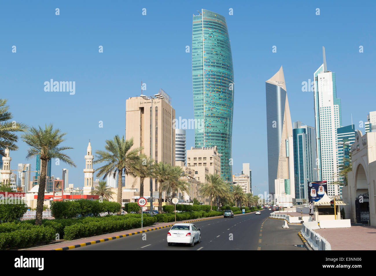 Kuwait, Skyline der Stadt und zentraler Geschäftsbezirk, erhöhten Blick Stockfoto