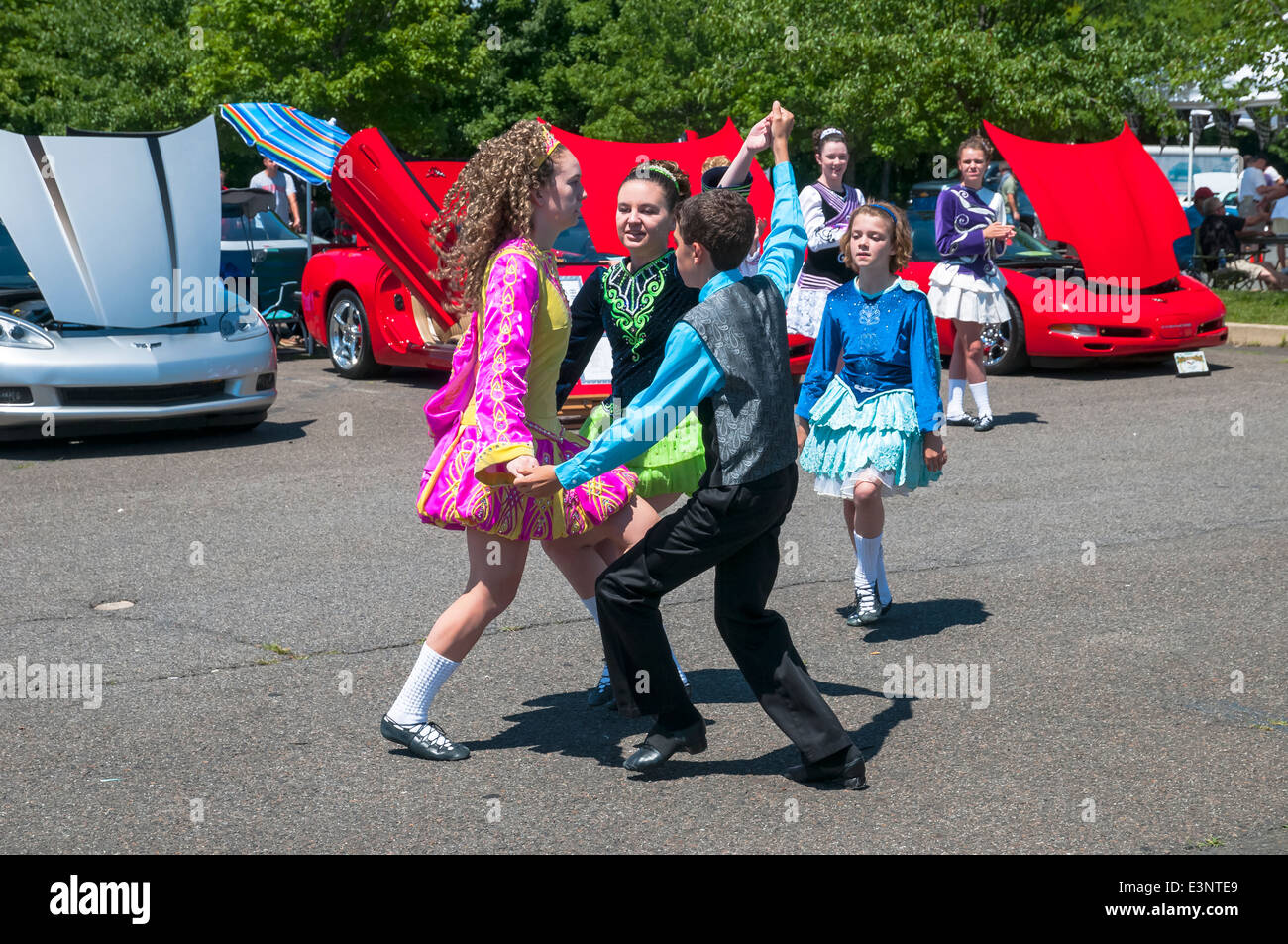 Kinder Tanzgruppe irische Tanz für Teilnehmer und Zuschauer Auto Show, Philadelphia, PA, USA, Nordamerika Stockfoto