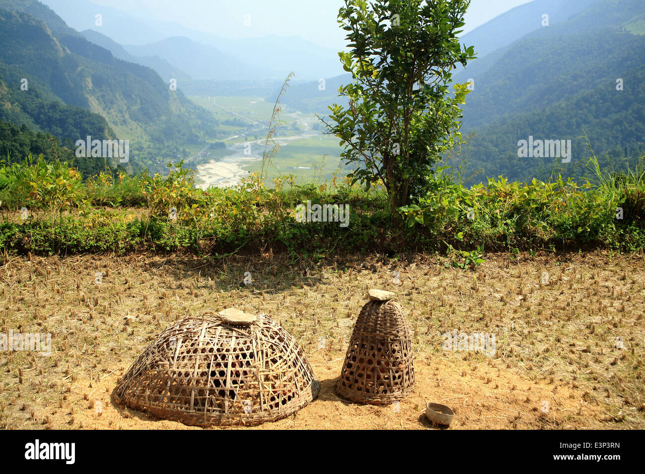 Der Seti Gandaki-Flusstal und Phedi Dorf. Distrikt Kaski-Nepal. 0467 Stockfoto