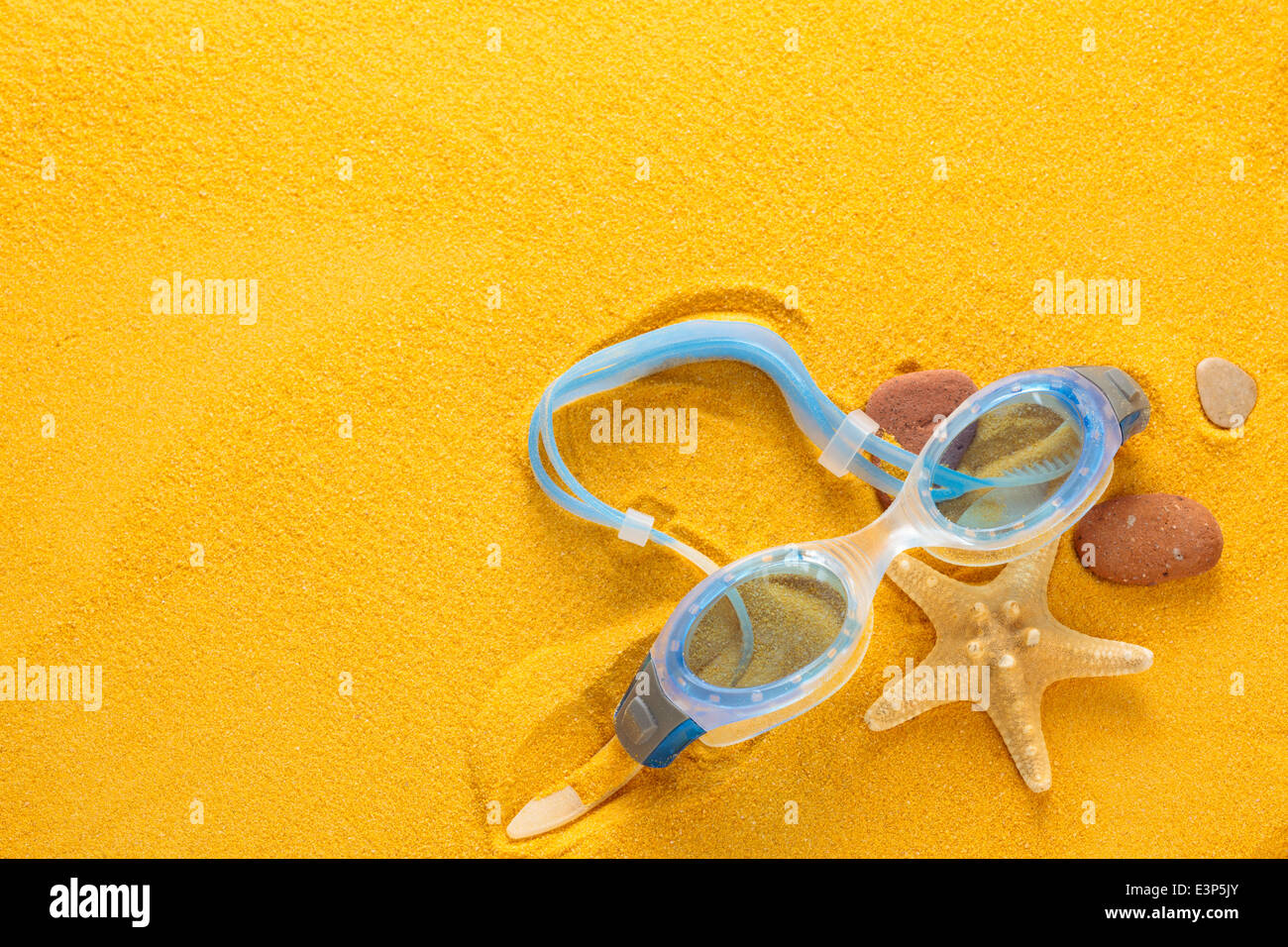 Blaue Schwimmbrille. Stockfoto