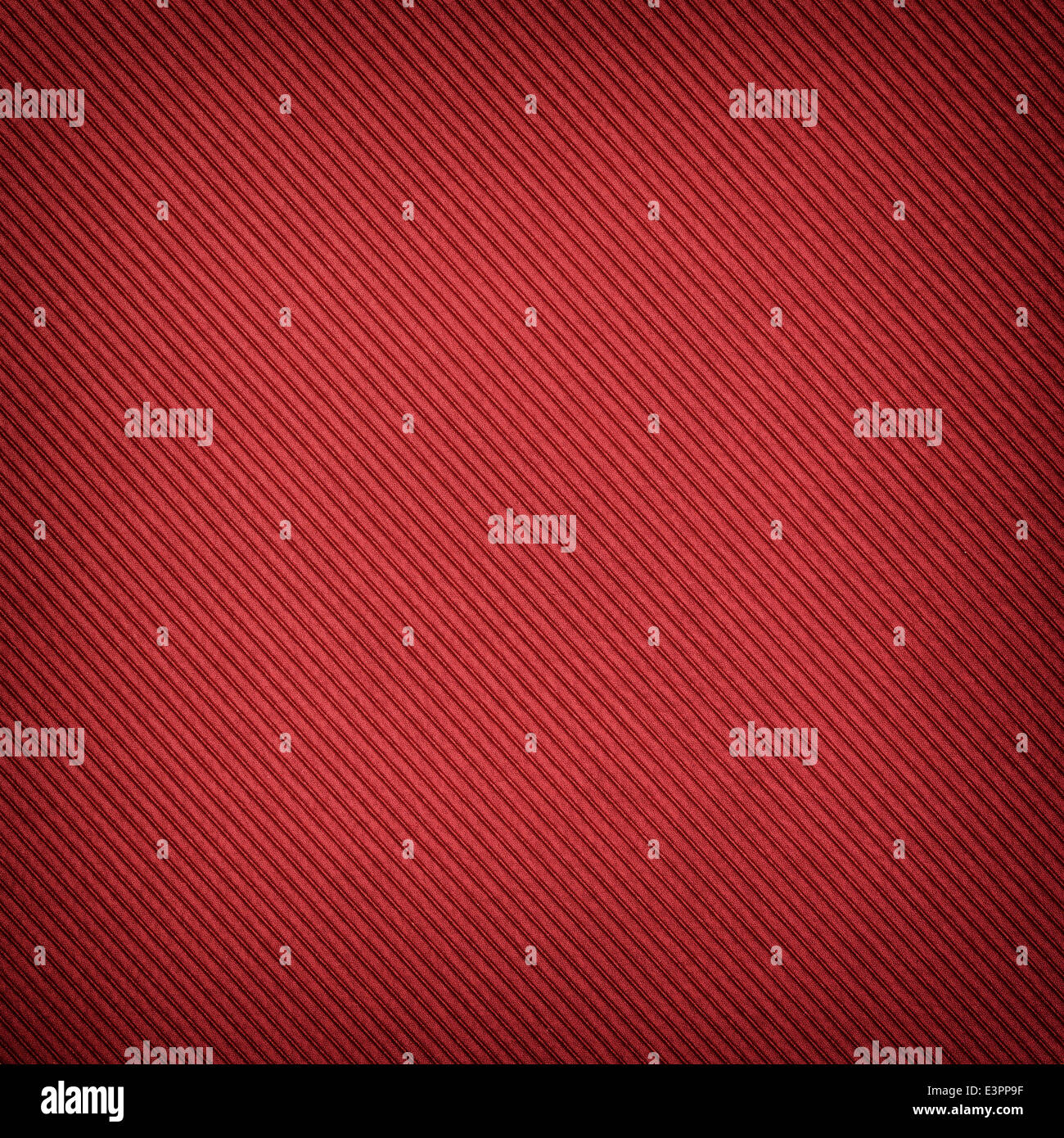 Roter Hintergrund mit diagonal gestreiftes Muster Stockfoto